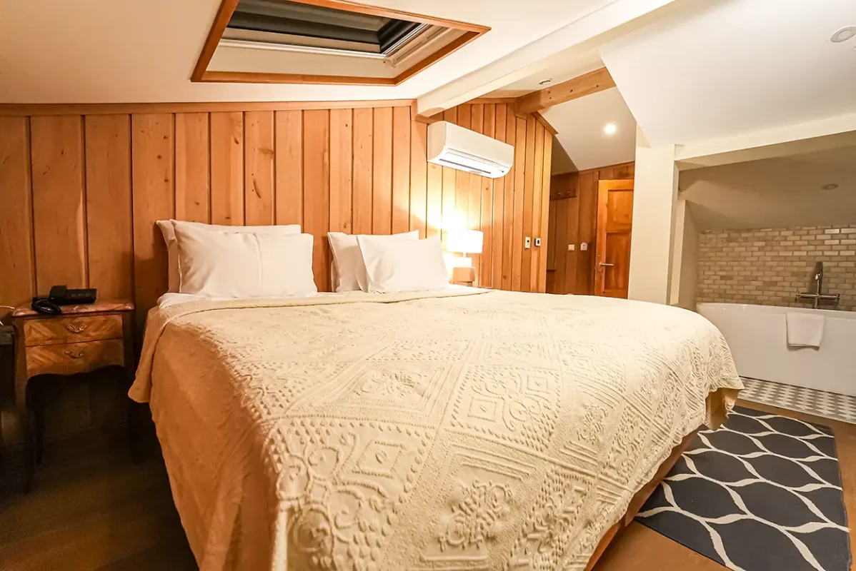 balcony studyo room in cappadocia zelve